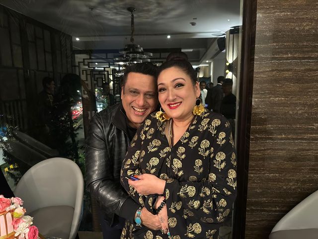 Govinda’s wife Sunita revealed she went from mini skirt to saree after marrying as actor said My mother will not like | Govinda did not allow Sunita to wear short clothes after marriage, wife said